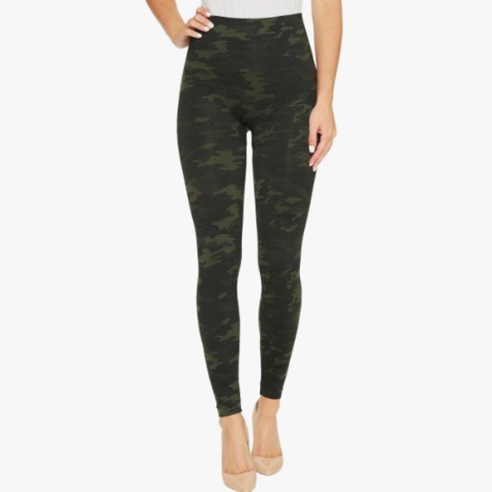 NWT SPANX Look at Me Now - Seamless Leggings Size M